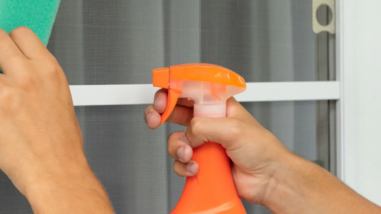 Sgrassatori fai-da-te: come realizzare in casa soluzioni potenti ed ecologiche per pulire ogni superficie